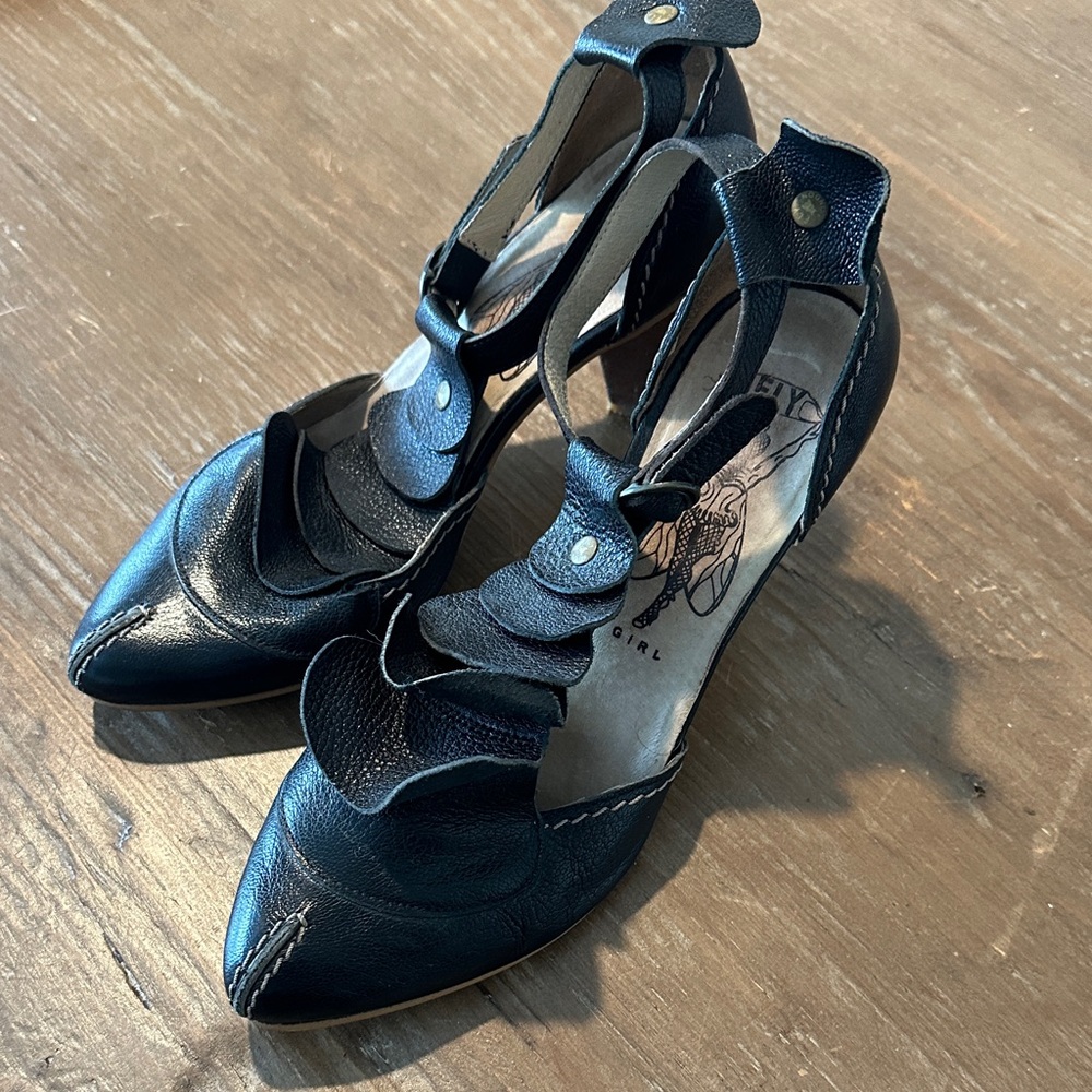 Fly London Black Leather Sculpted Strap Heels